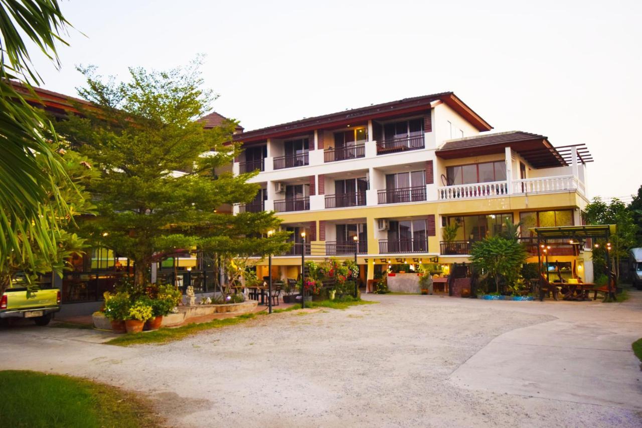 Nantharom Hotel And Restaurant Plaeng Yao Extérieur photo